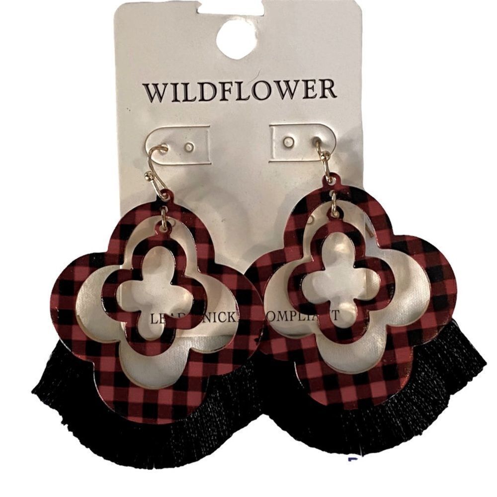 Wildflowerred& Blackplaiddangleearring’s